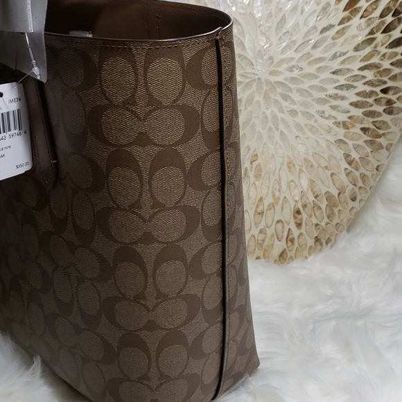 Designer Handbag - Picture 6 of 11